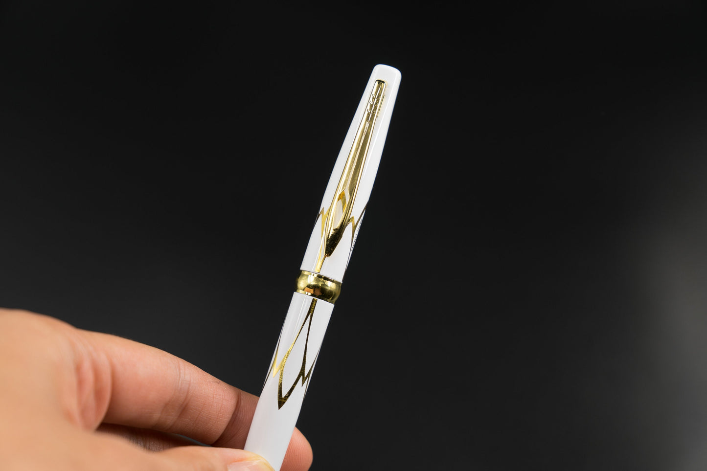 Elegant White Gold Metal Fountain Pen - Refillable Calligraphy Pen for Drawing Letter Writing