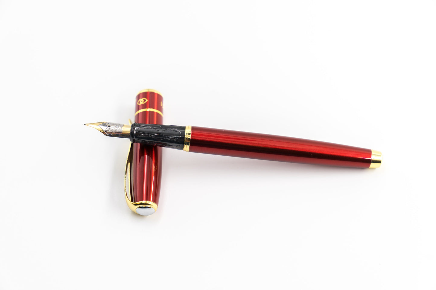 Luxury Fountain Pen - Refillable Calligraphy Tool in Red and Gold