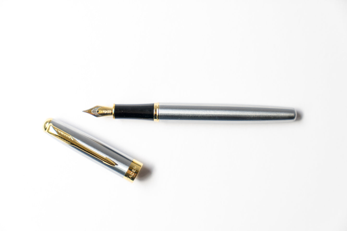 Elegant Stainless Steel Fountain Pen - Refillable Calligraphy Pen with Vintage Design