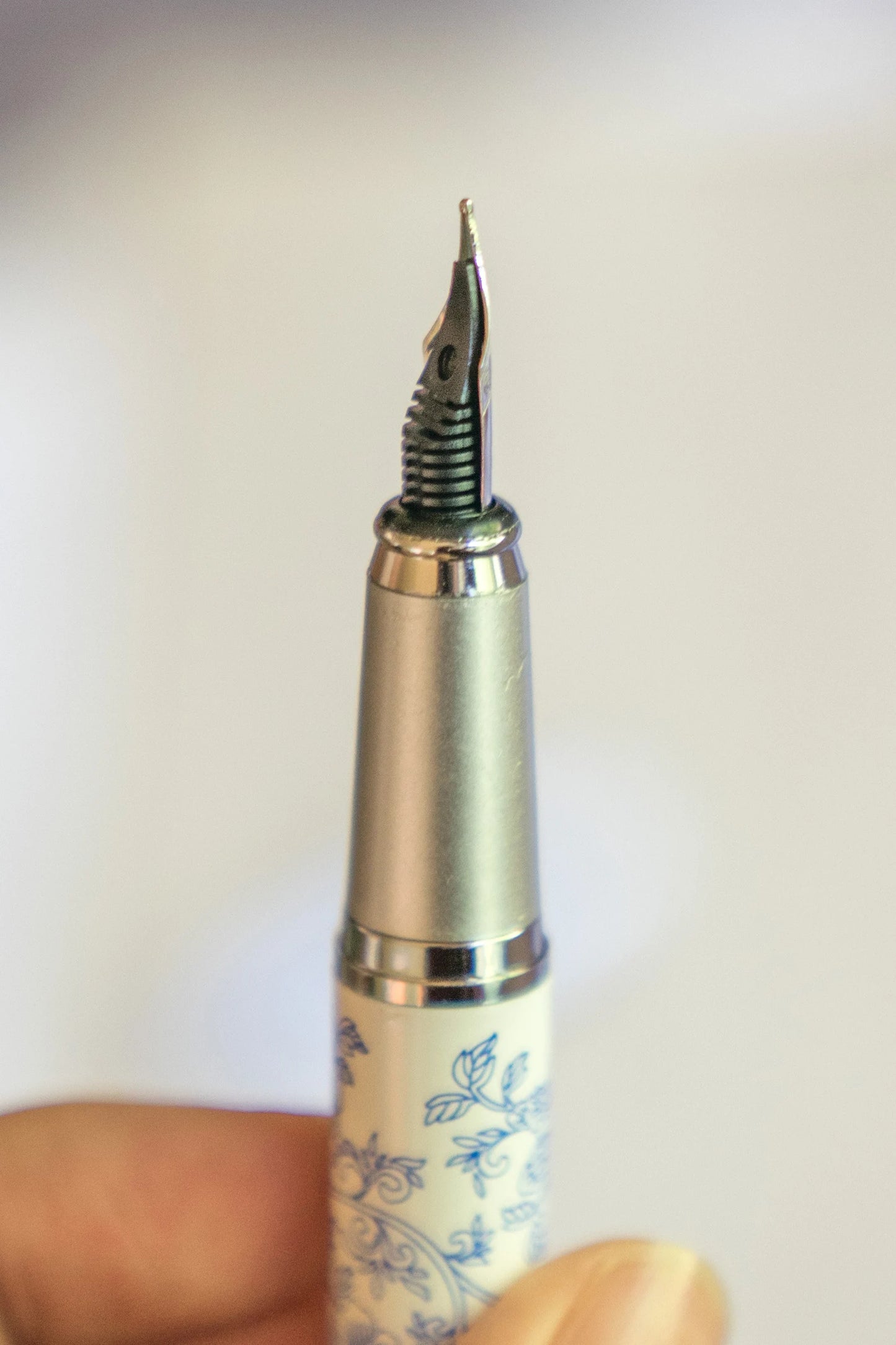 Second Blue White Floral Fountain Pen - B Grade Blooming Beauty