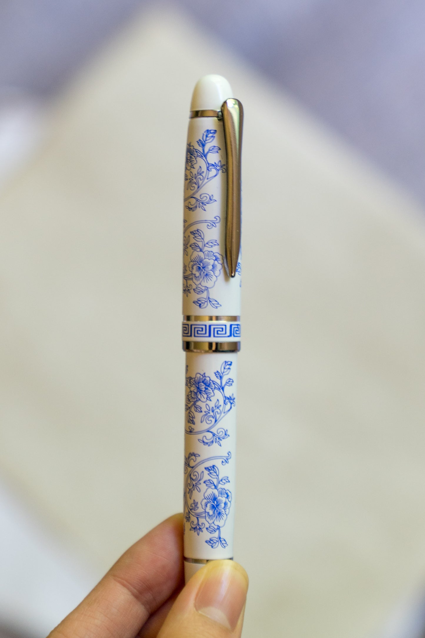 Floral Blue & White Ceramic Style Fountain Pen - Blue Beauty