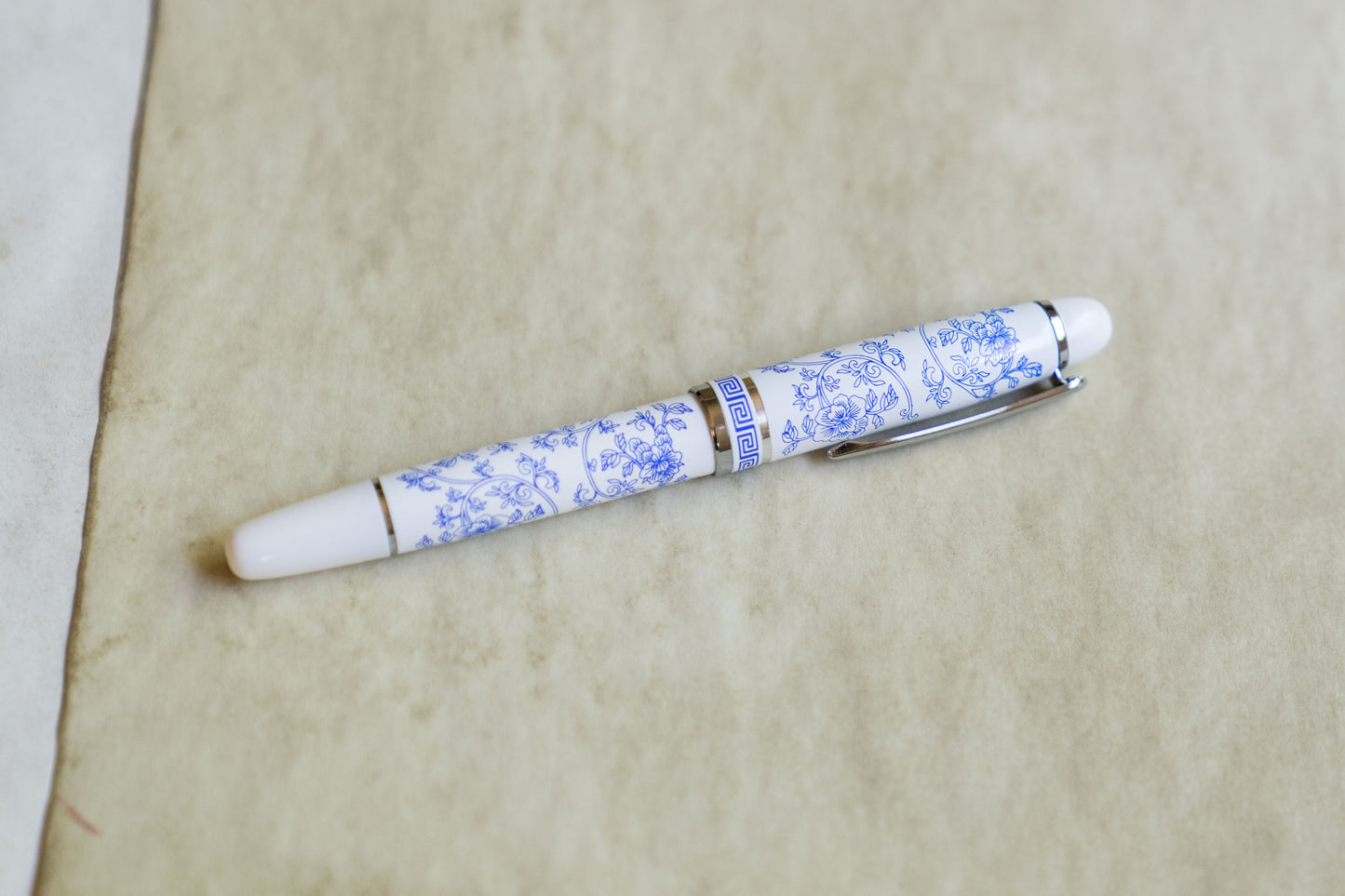 Floral Blue & White Ceramic Style Fountain Pen - Blue Beauty