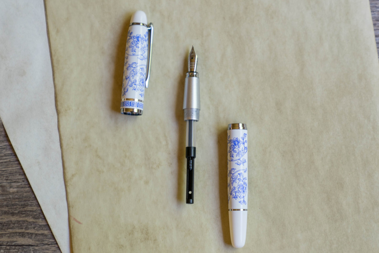 Blooming Beauty Fountain Pen - Blue & White Floral Ceramic Style