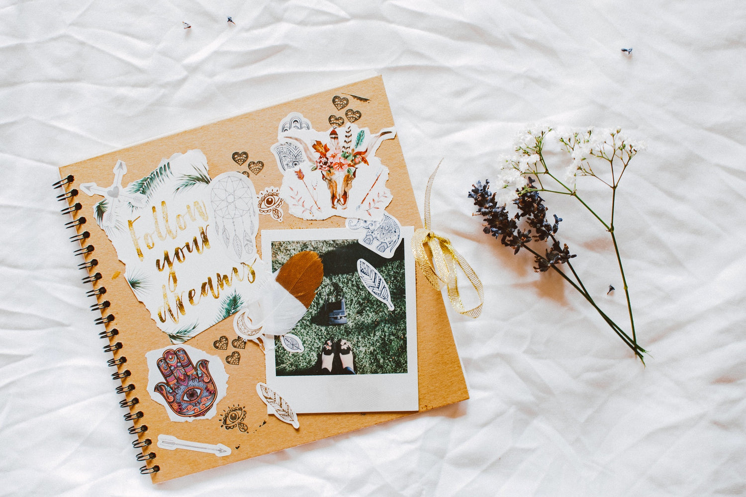 What’s The Difference Between Scrapbooking and Junk Journaling? The