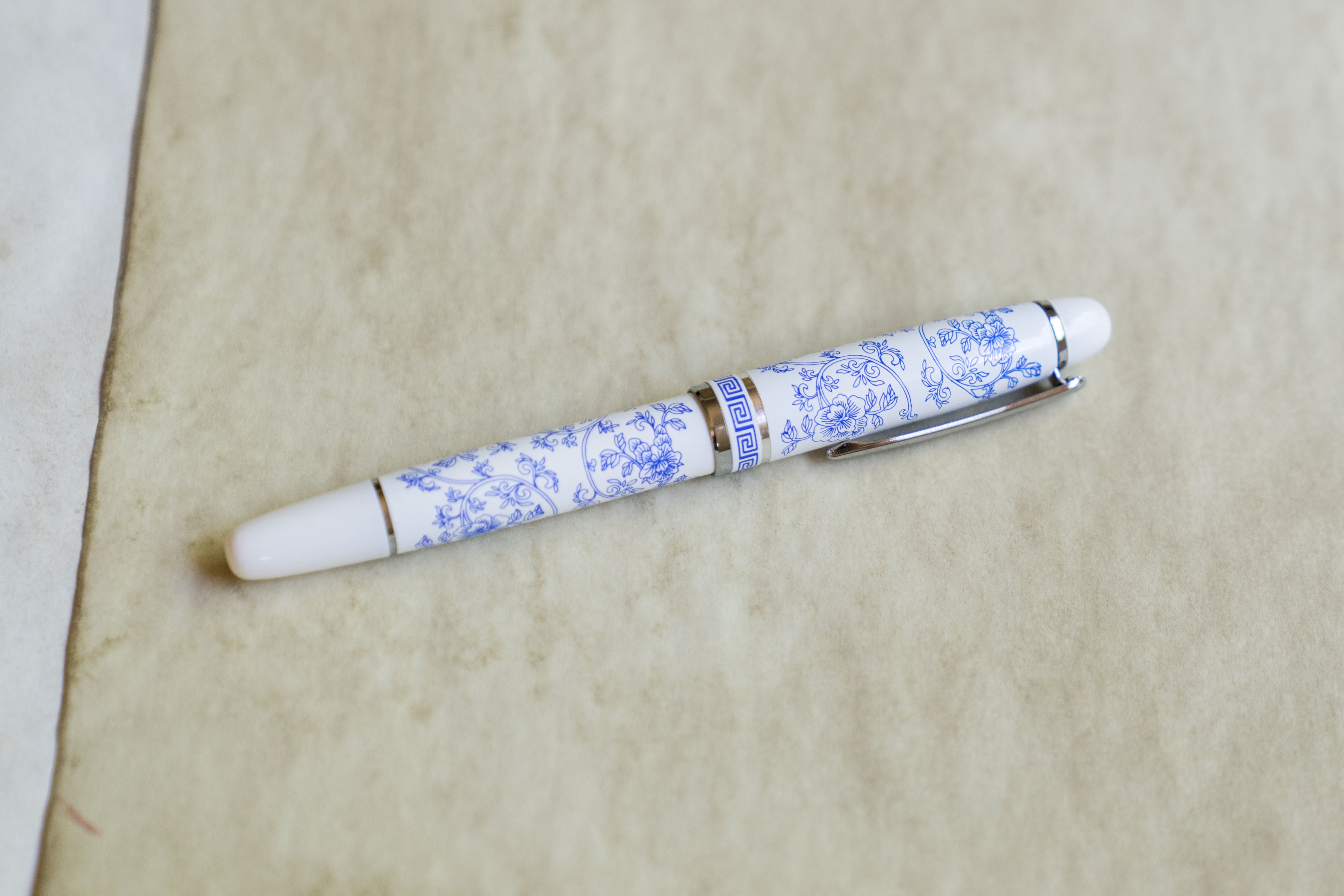 Chinese Blue And White Ceramics Ink Fountain Pen – Luxury Gift, Fine Bend Nib (Stainless Steel)