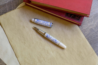 Floral Blue & White Ceramic Style Fountain Pen - Blue Beauty